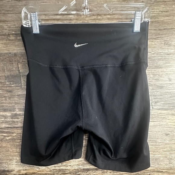 Nike Yoga Dri Fit Black Athletic Bike Shorts - Picture 1 of 6